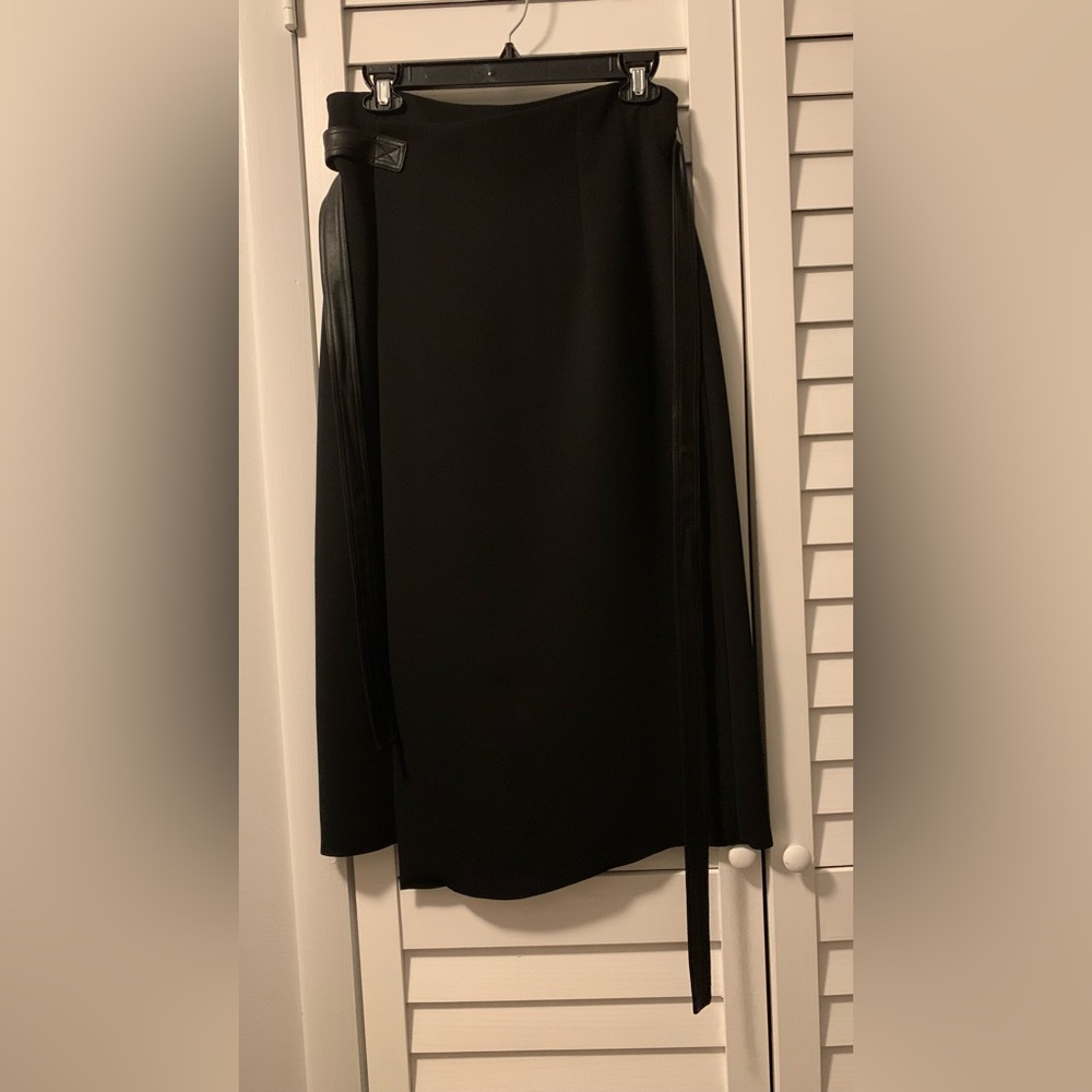 Elegant Black Women's Skirt, VINCE, Size 6